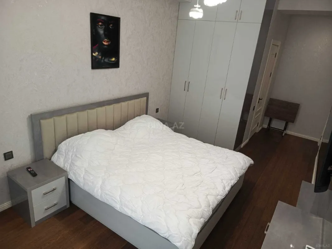 Kirayə verilir 2 otaqlı mənzil 90 m²