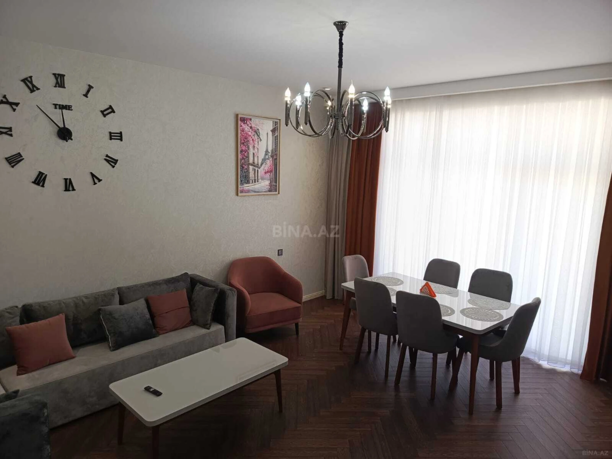 Kirayə verilir 2 otaqlı mənzil 90 m²