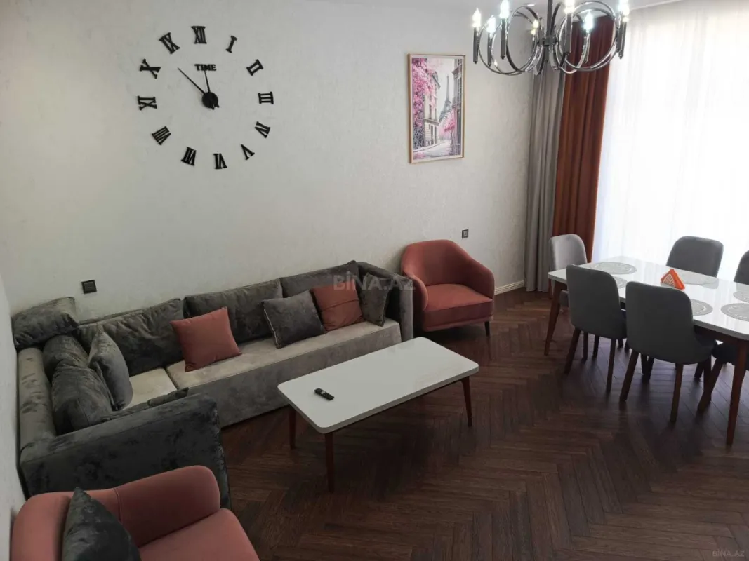Kirayə verilir 2 otaqlı mənzil 90 m²