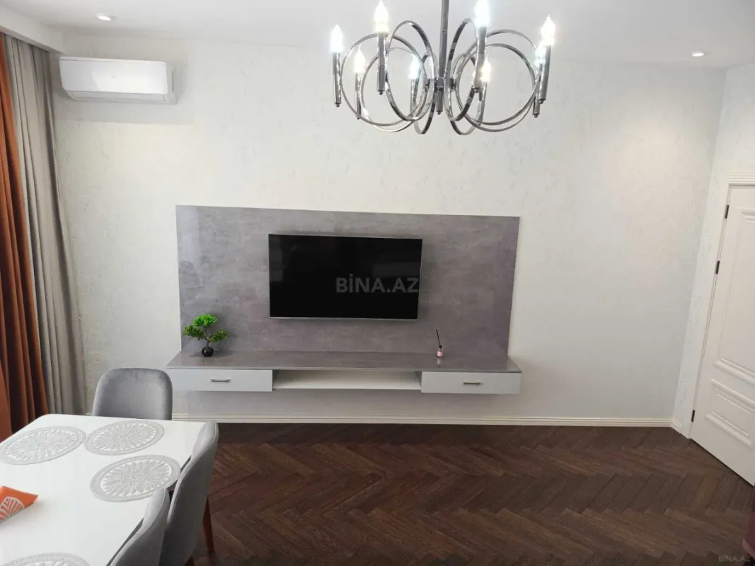 Kirayə verilir 2 otaqlı mənzil 90 m²