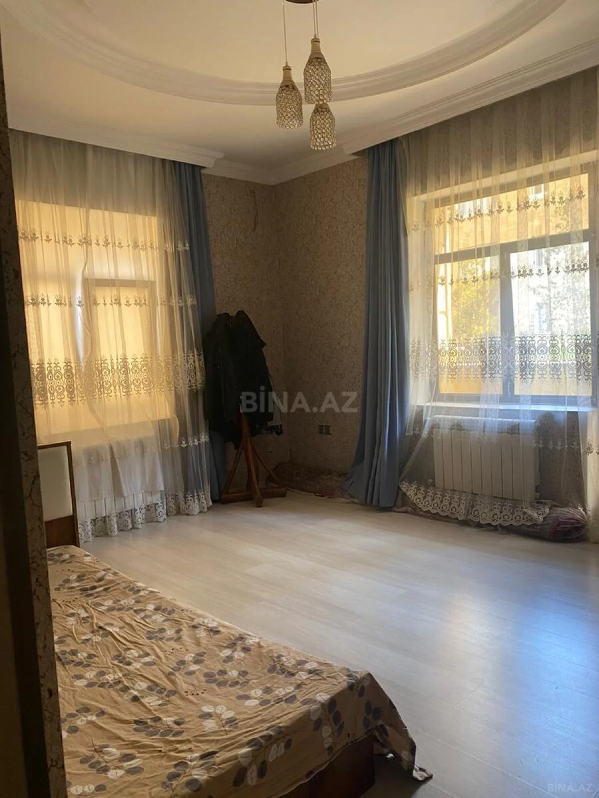 Satılır 4 otaqlı həyət evi 240 m²