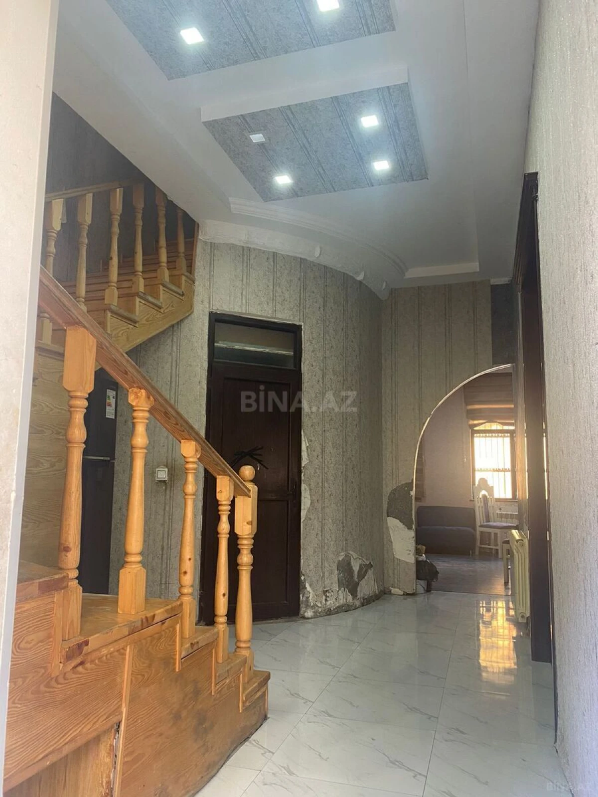 Satılır 4 otaqlı həyət evi 240 m²