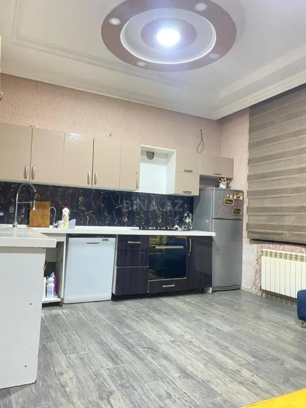 Satılır 4 otaqlı həyət evi 240 m²