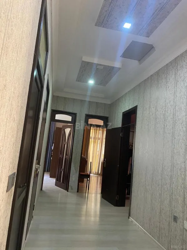 Satılır 4 otaqlı həyət evi 240 m²