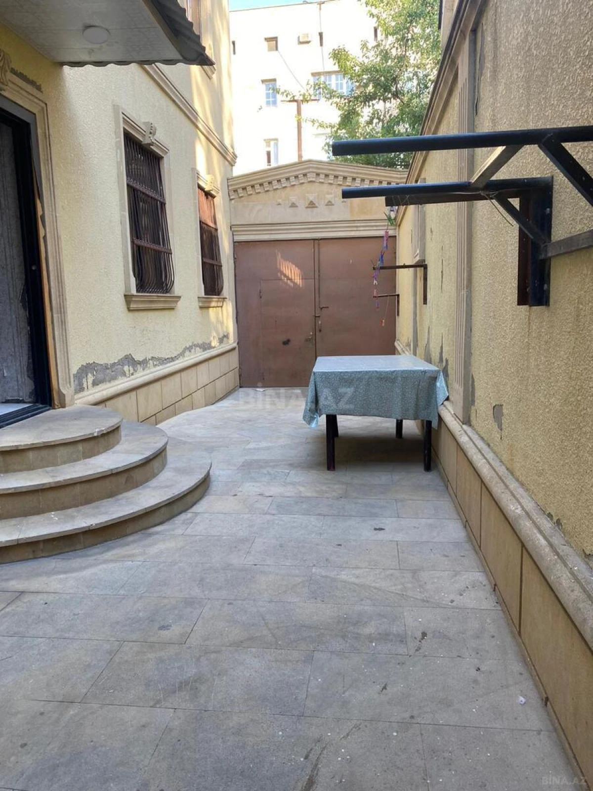 Satılır 4 otaqlı həyət evi 240 m²