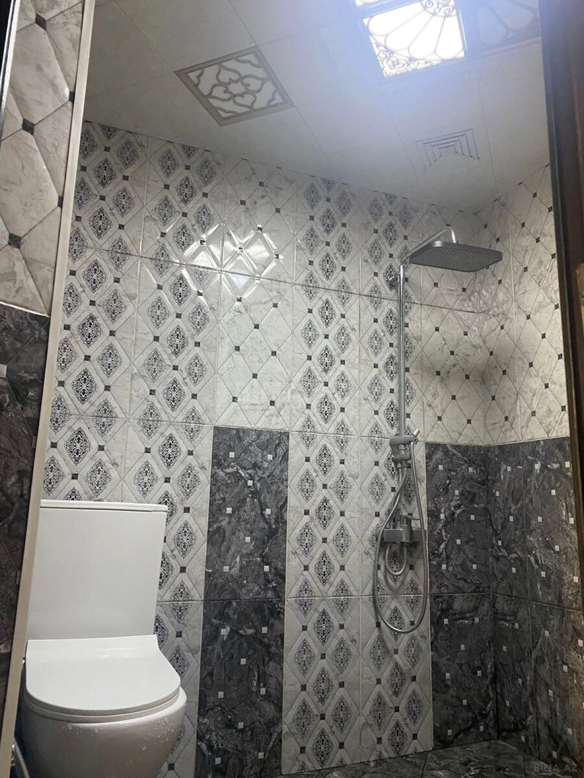 Satılır 4 otaqlı həyət evi 240 m²
