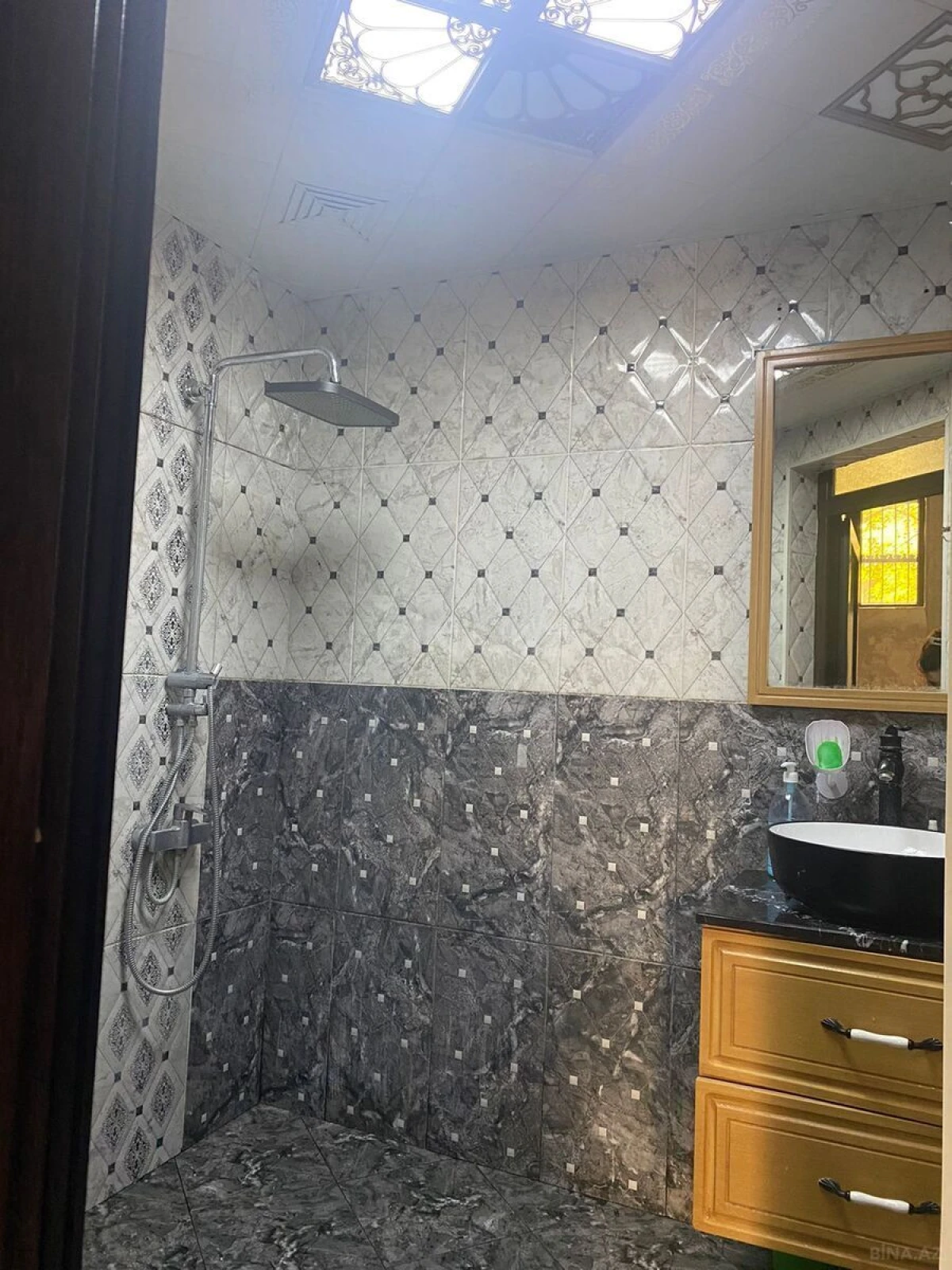 Satılır 4 otaqlı həyət evi 240 m²