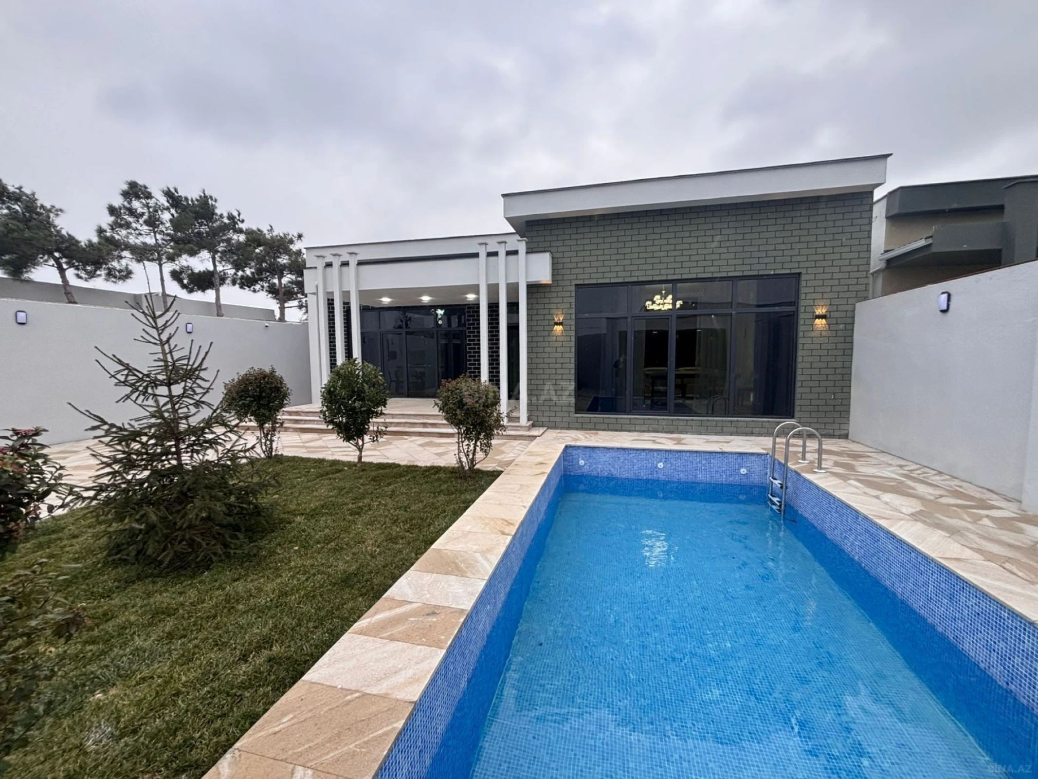 Satılır 4 otaqlı həyət evi 180 m²