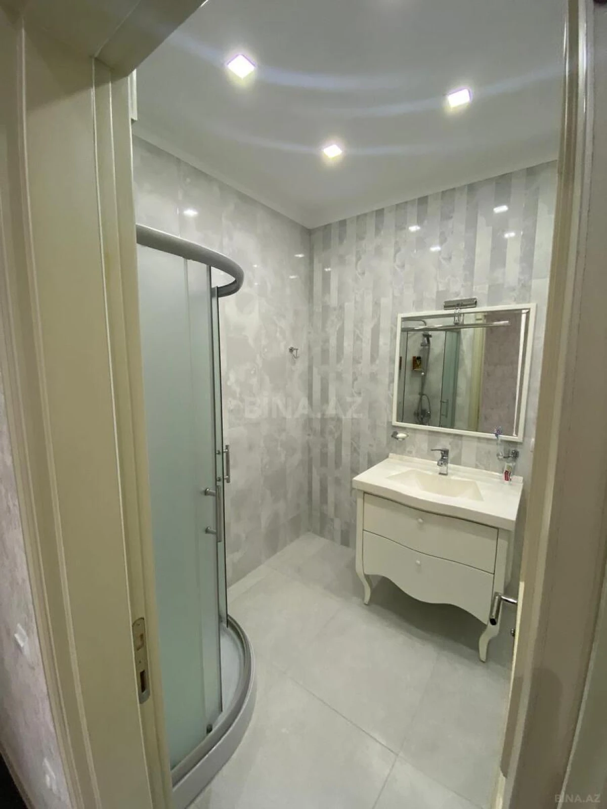 Kirayə verilir 2 otaqlı mənzil 89 m²