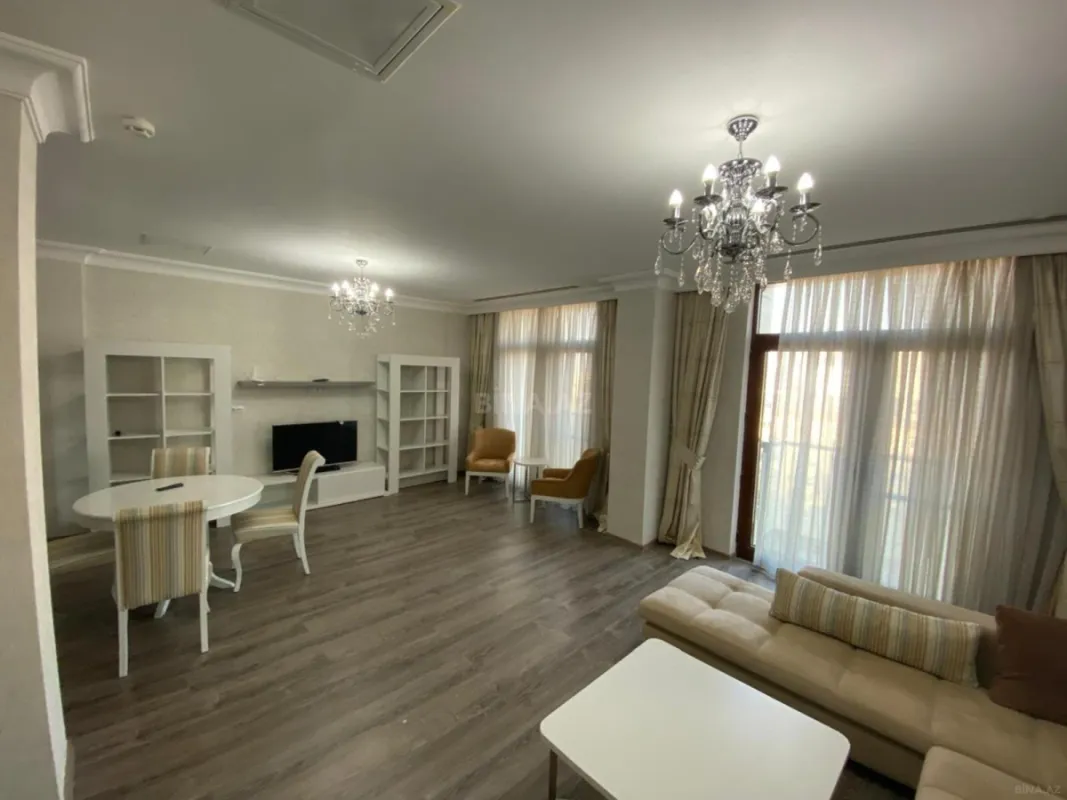 Kirayə verilir 2 otaqlı mənzil 89 m²