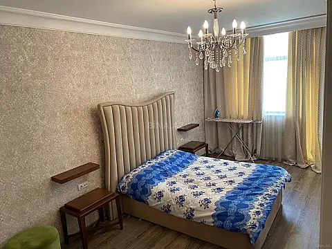 Kirayə verilir 2 otaqlı mənzil 89 m²