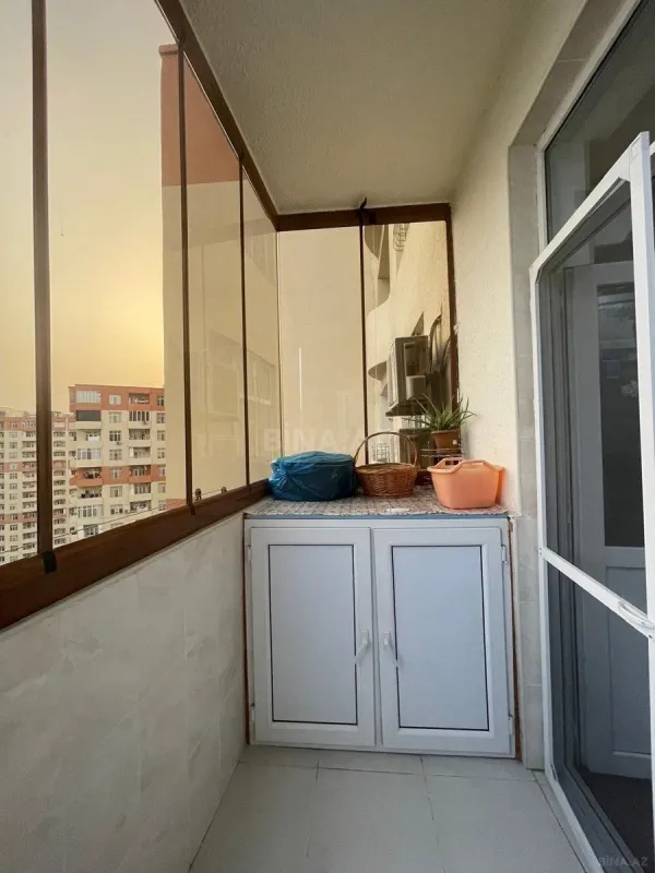 Satılır 2 otaqlı mənzil 93 m²