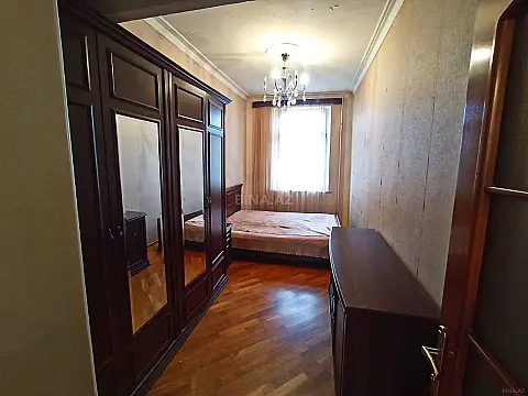 Satılır 2 otaqlı mənzil 70 m²