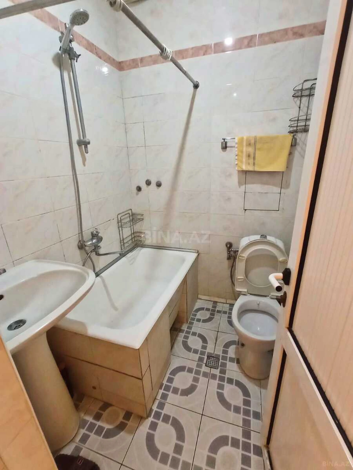 Satılır 2 otaqlı mənzil 70 m²