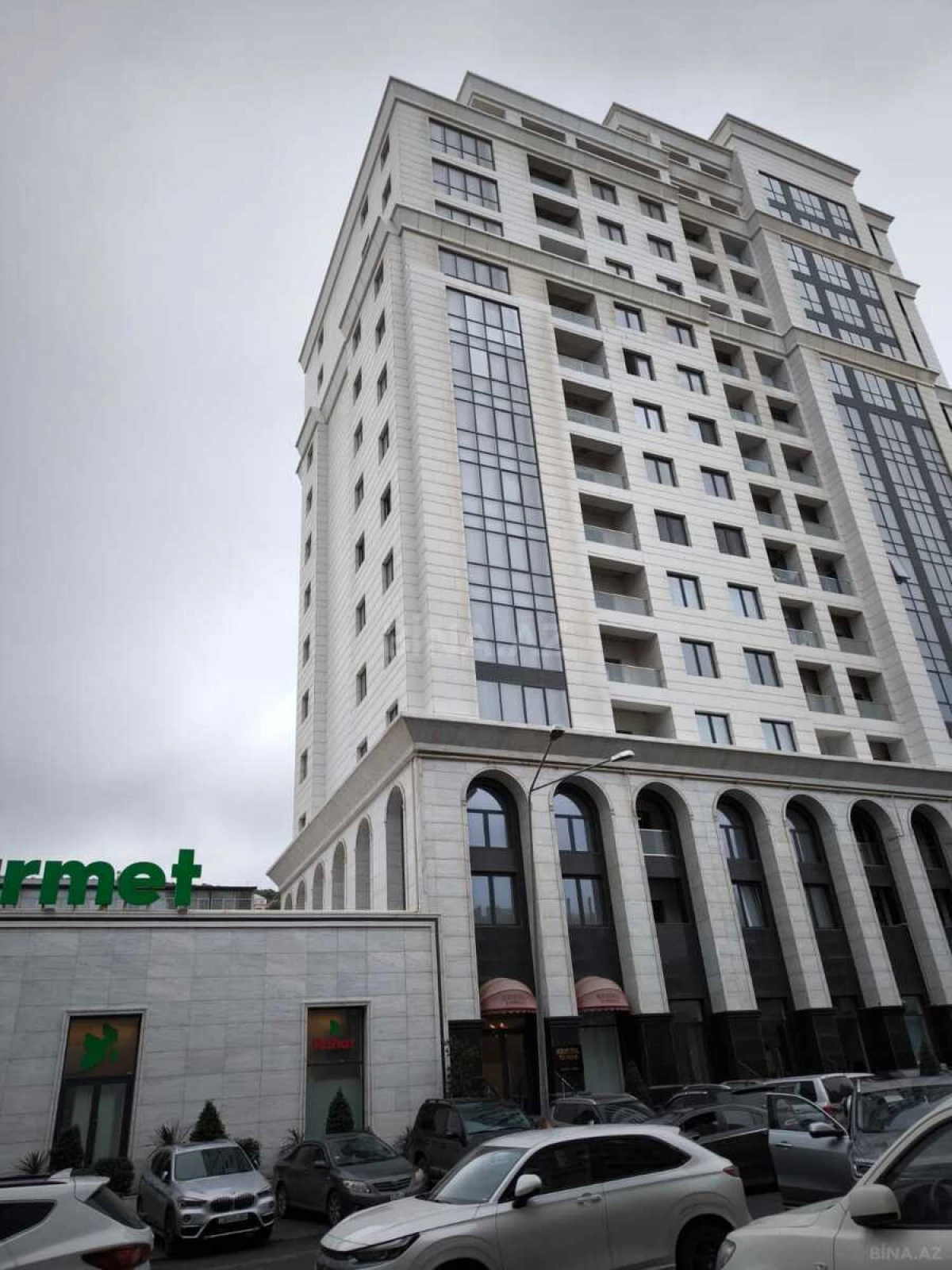 Satılır 2 otaqlı mənzil 78 m²