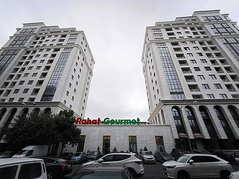 Satılır 2 otaqlı mənzil 78 m²