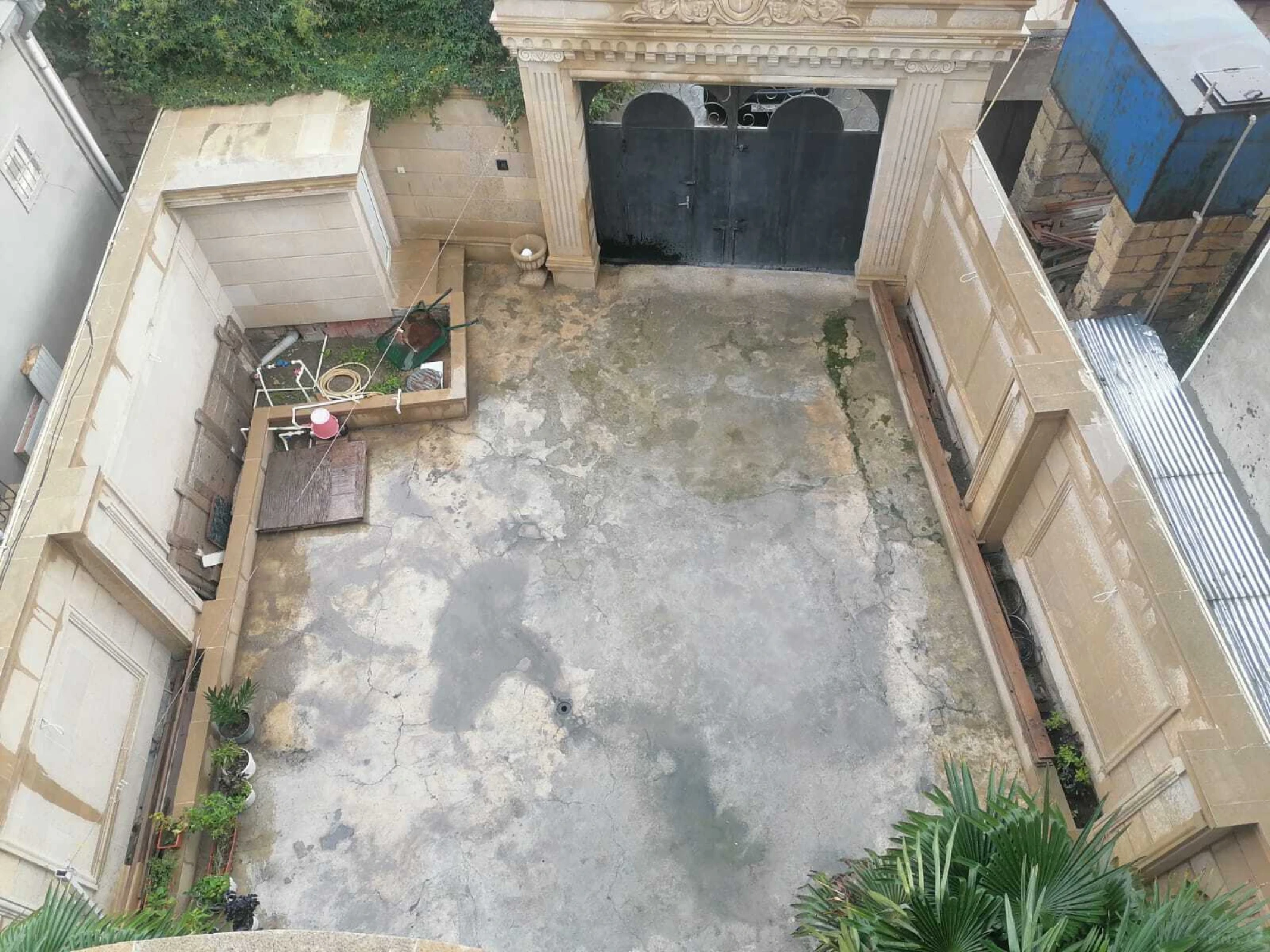 Satılır 6 otaqlı həyət evi 330 m²