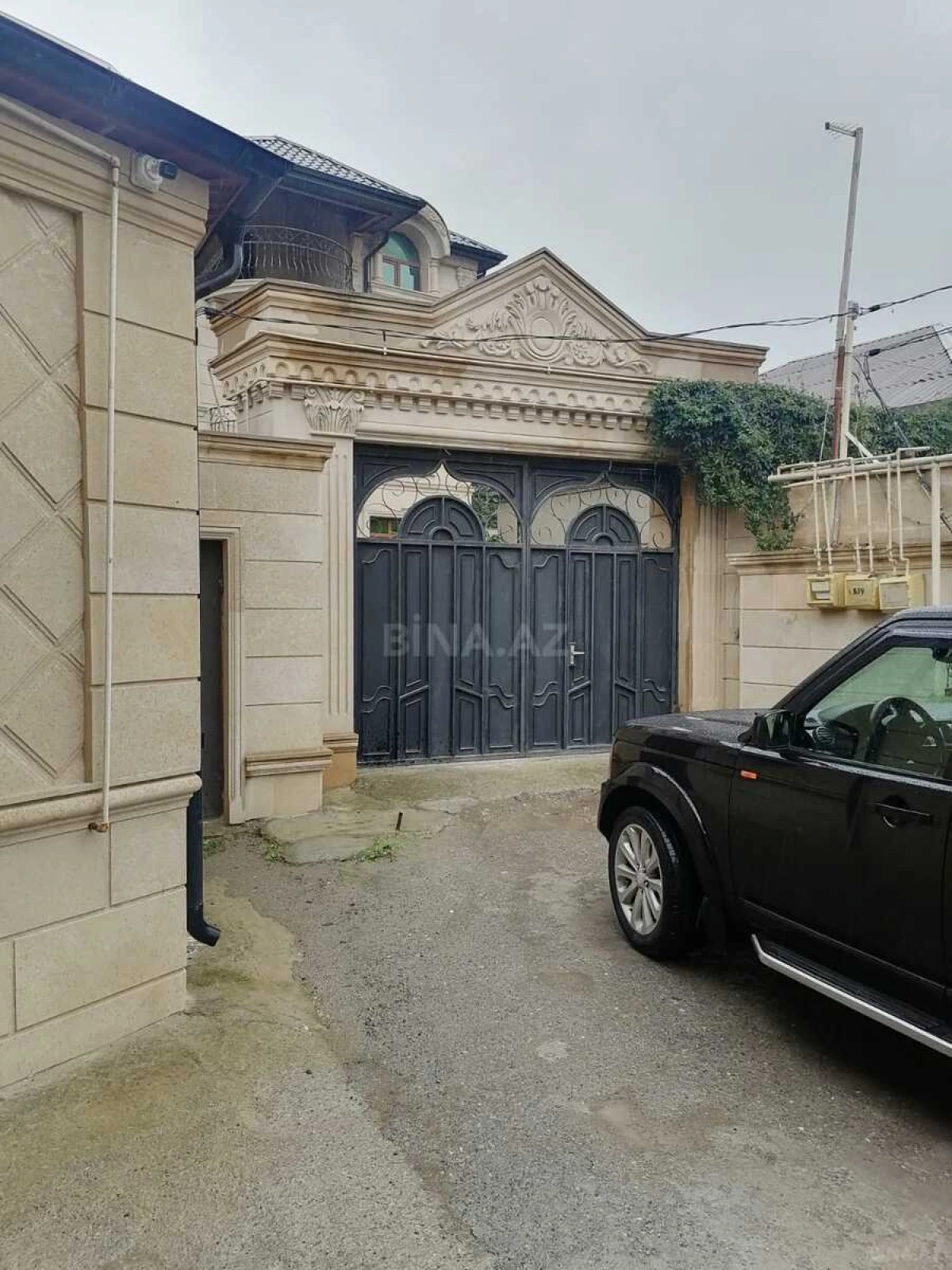 Satılır 6 otaqlı həyət evi 330 m²