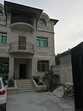 Satılır 6 otaqlı həyət evi 330 m²