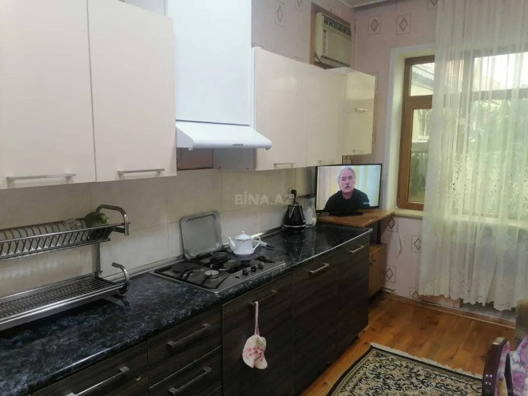 Satılır 6 otaqlı həyət evi 330 m²