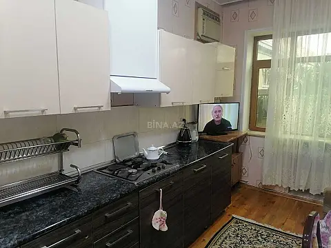 Satılır 6 otaqlı həyət evi 330 m²