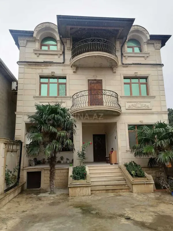 Satılır 6 otaqlı həyət evi 330 m²