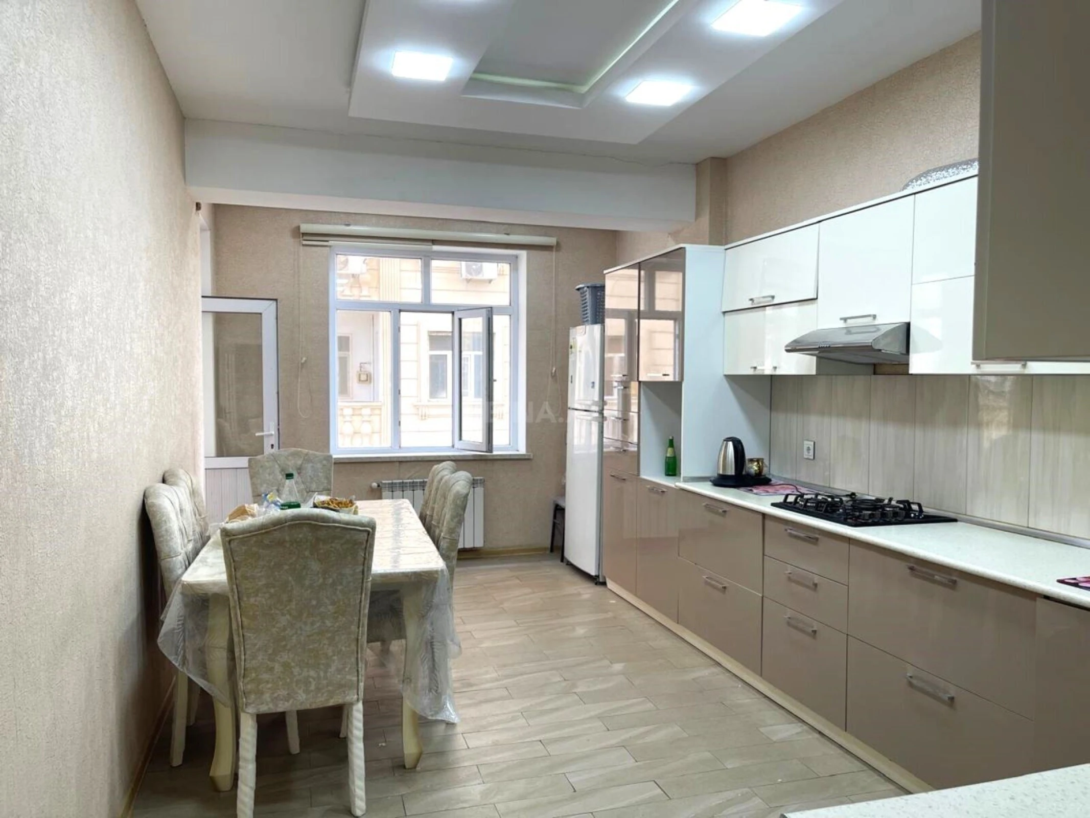 Satılır 2 otaqlı mənzil 101 m²
