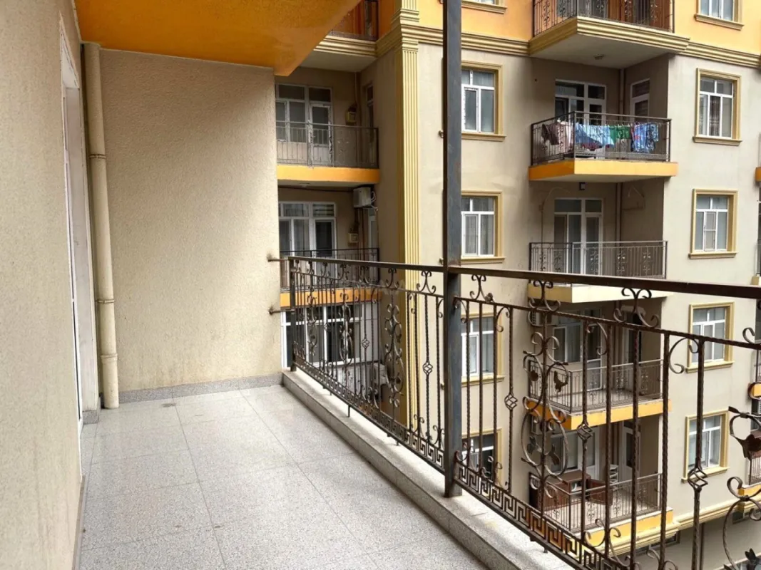 Satılır 2 otaqlı mənzil 101 m²