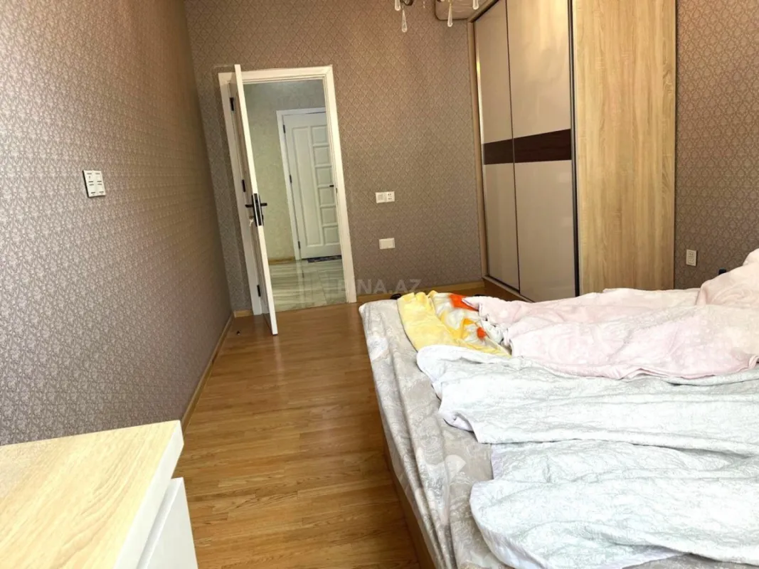 Satılır 2 otaqlı mənzil 101 m²