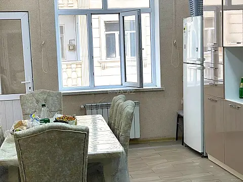 Satılır 2 otaqlı mənzil 101 m²