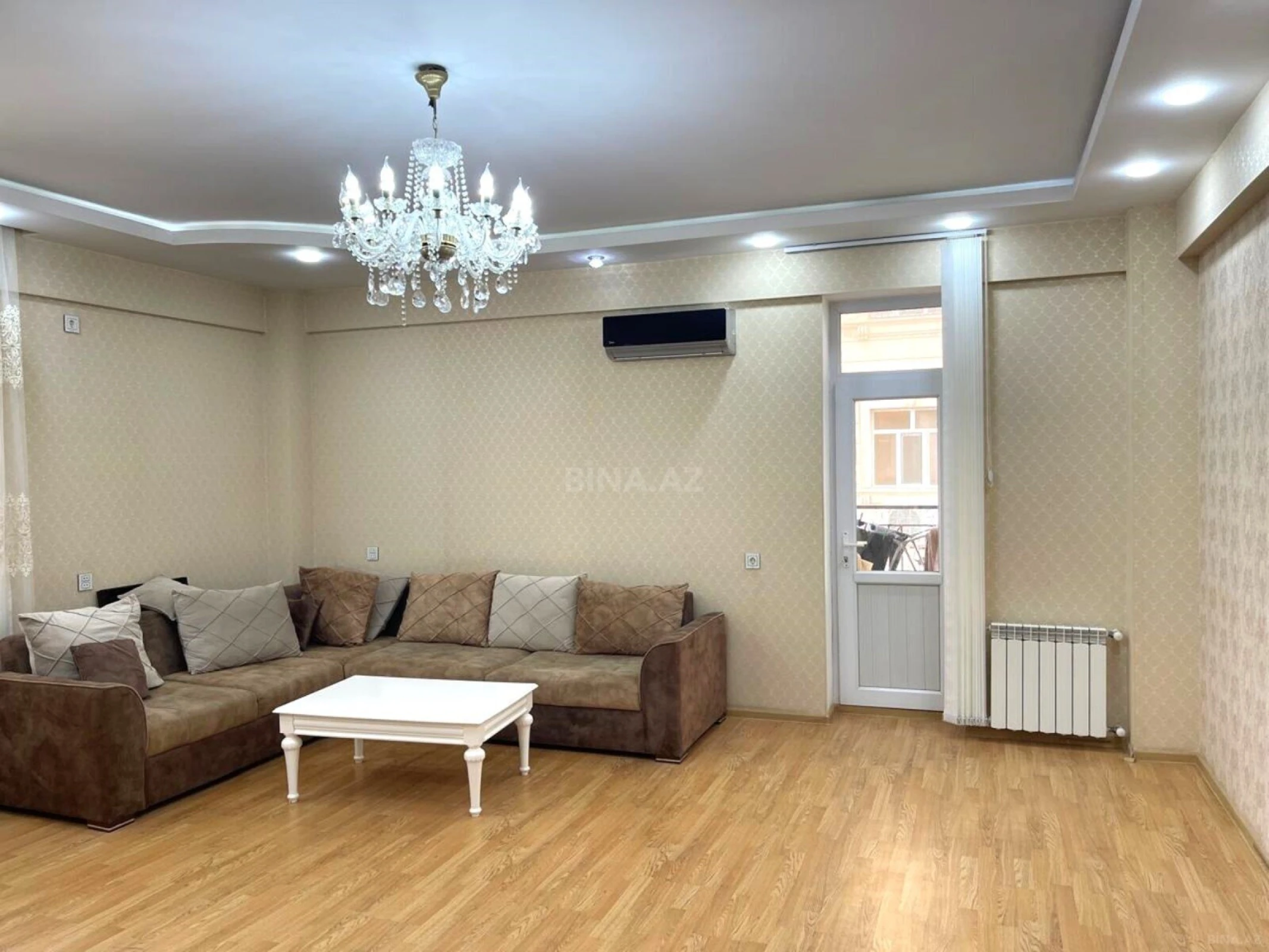 Satılır 2 otaqlı mənzil 101 m²
