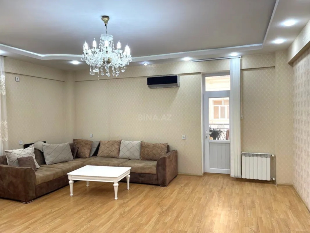 Satılır 2 otaqlı mənzil 101 m²