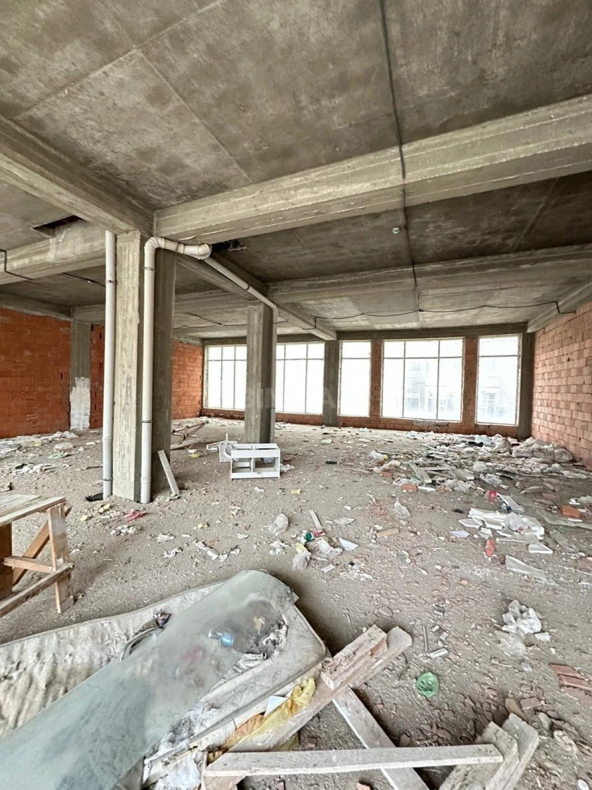 Satılır obyekt 86 m²