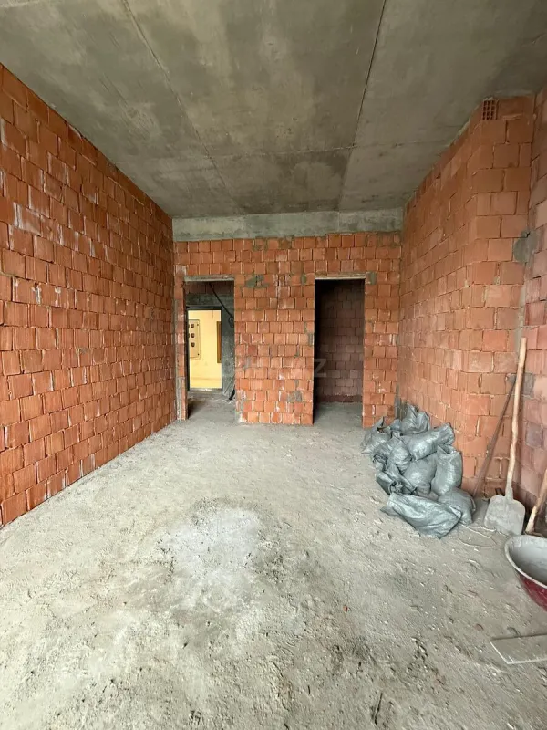 Satılır 2 otaqlı mənzil 91.9 m²