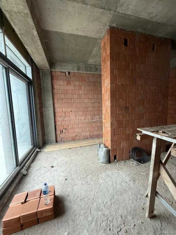 Satılır 2 otaqlı mənzil 91.9 m²