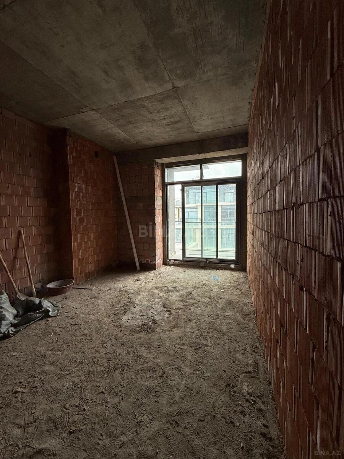 Satılır 2 otaqlı mənzil 91.9 m²