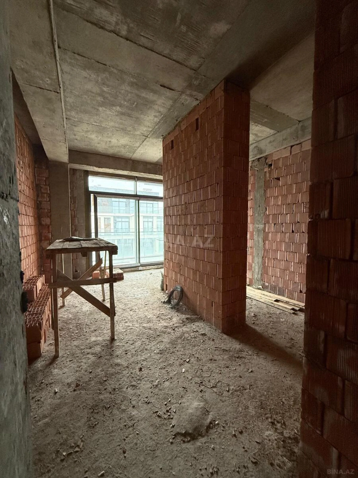 Satılır 2 otaqlı mənzil 91.9 m²