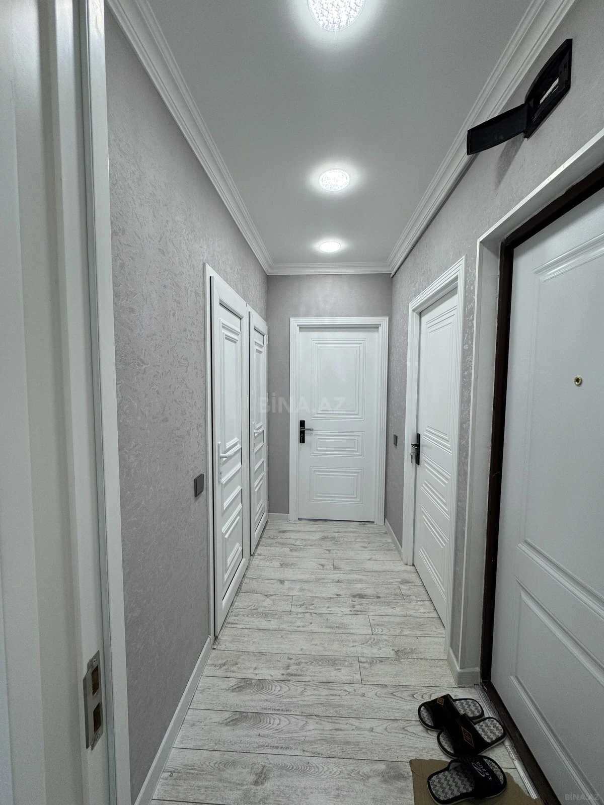 Satılır 2 otaqlı mənzil 67 m²