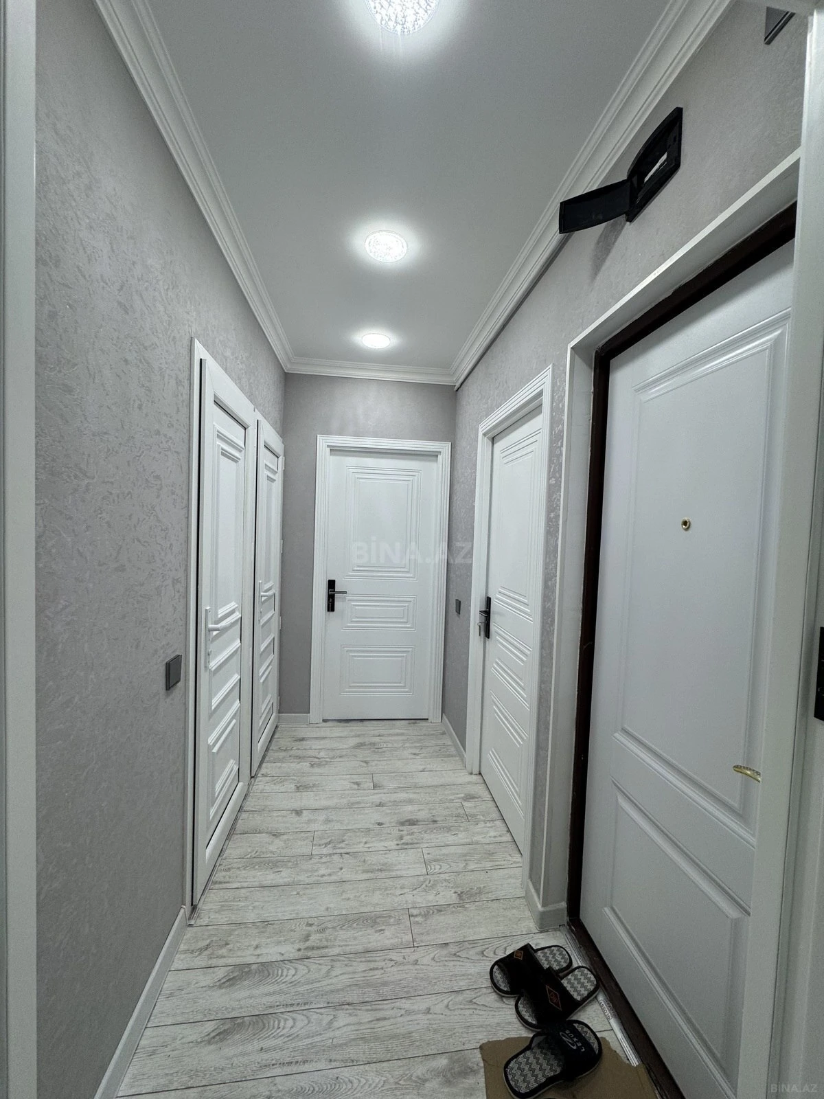 Satılır 2 otaqlı mənzil 67 m²