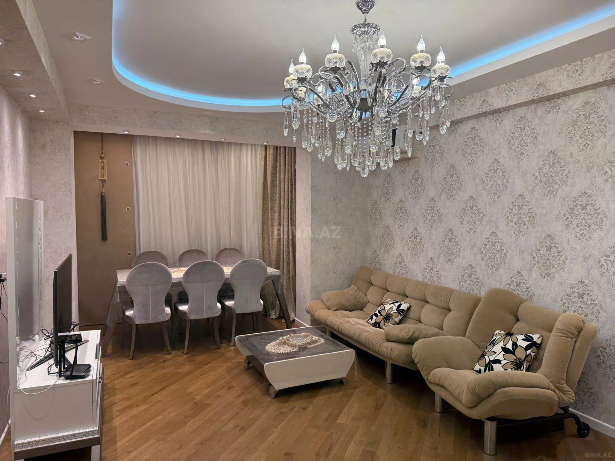 Kirayə verilir 4 otaqlı mənzil 130 m²