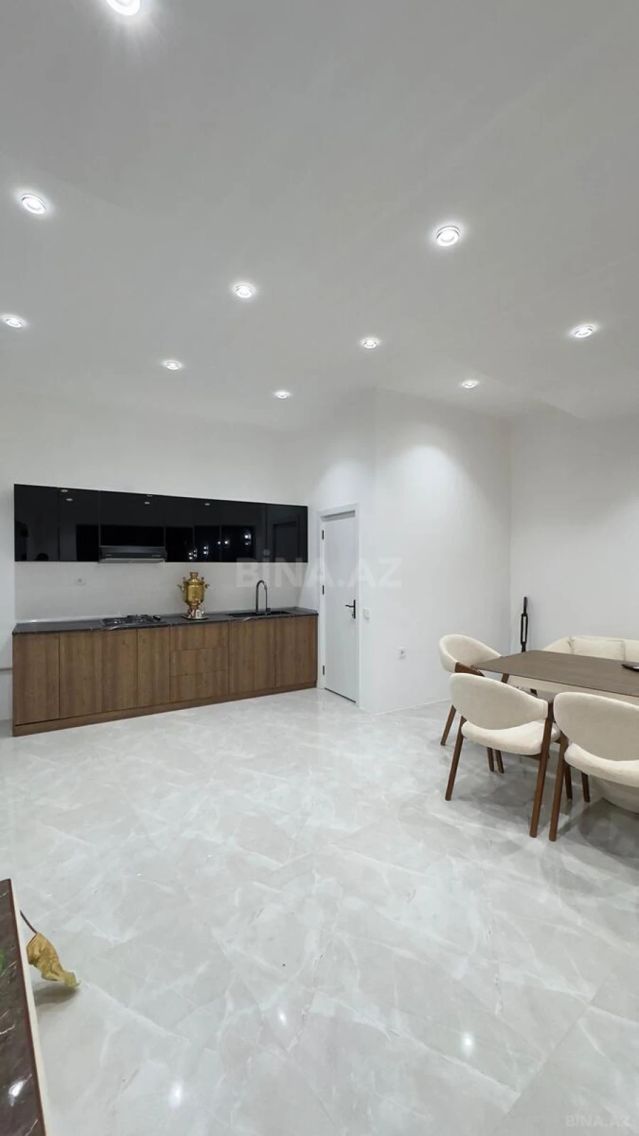 Satılır 4 otaqlı həyət evi 180 m²