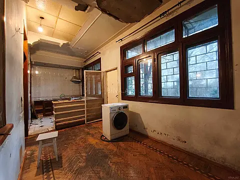 Satılır 3 otaqlı mənzil 140 m²