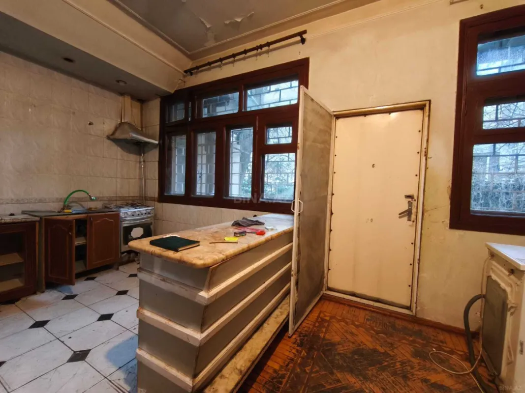 Satılır 3 otaqlı mənzil 140 m²