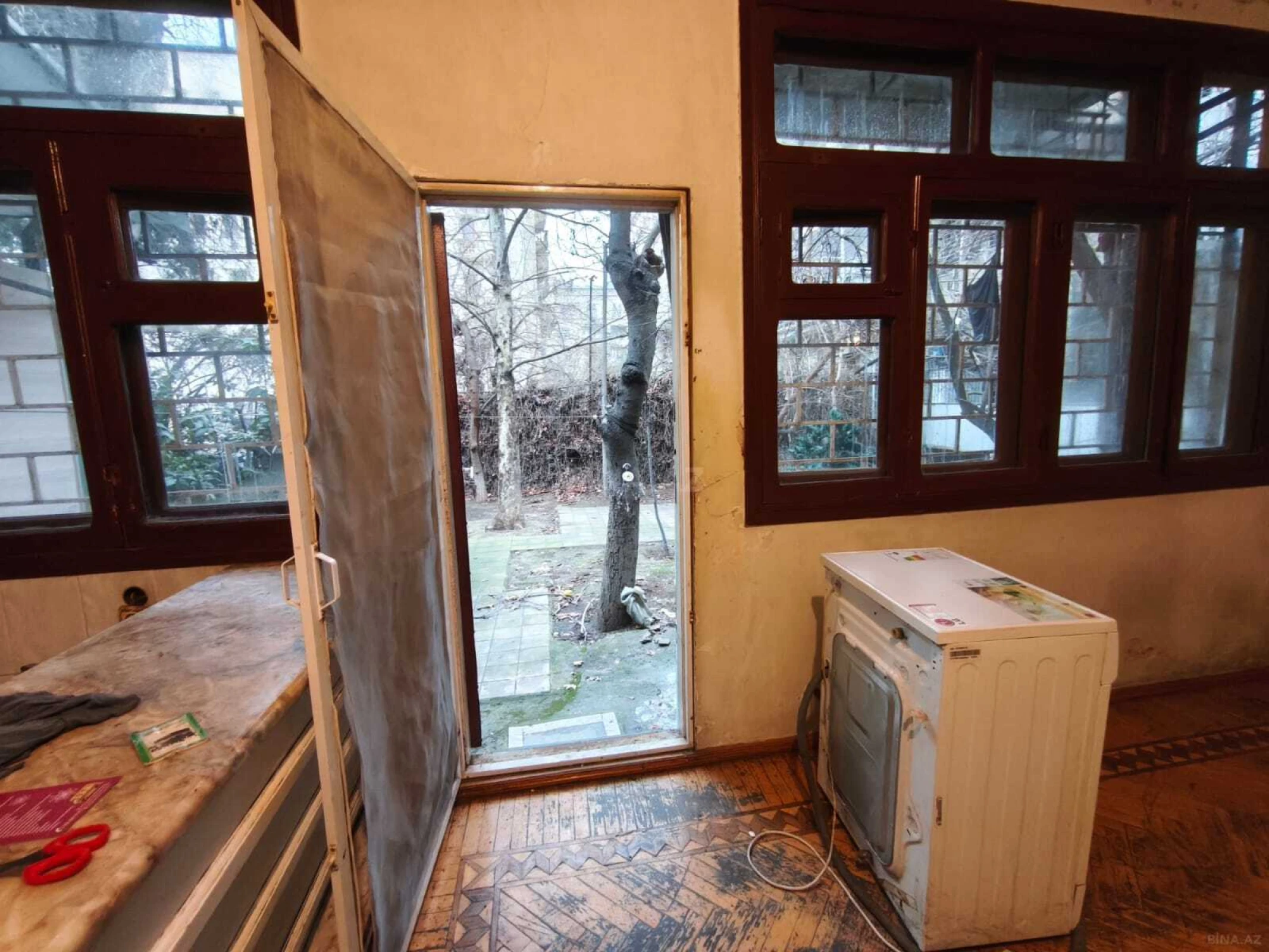 Satılır 3 otaqlı mənzil 140 m²