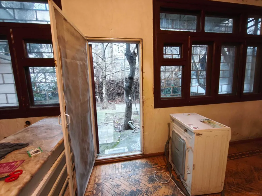 Satılır 3 otaqlı mənzil 140 m²