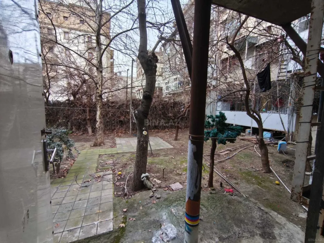 Satılır 3 otaqlı mənzil 140 m²