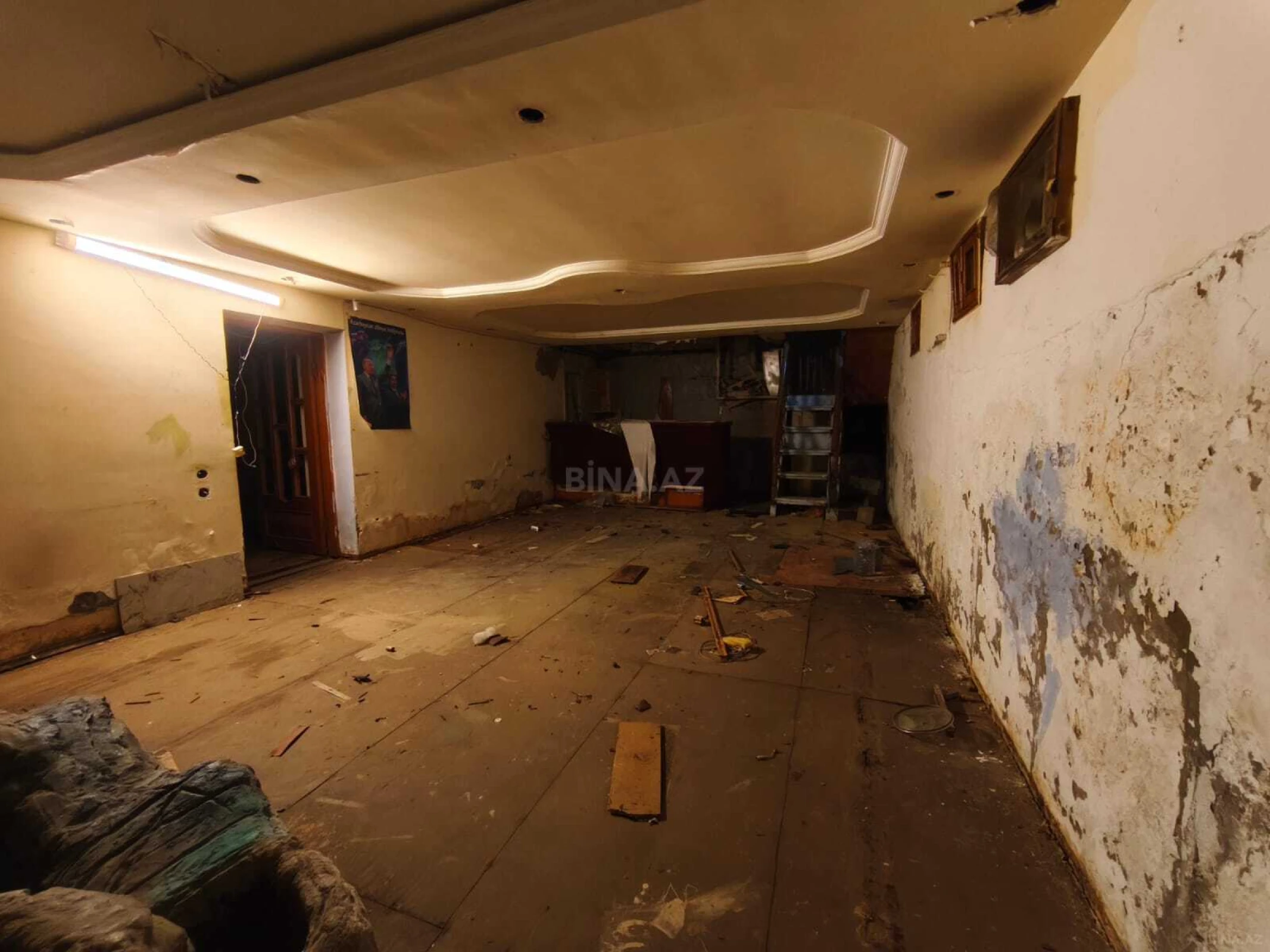 Satılır 3 otaqlı mənzil 140 m²