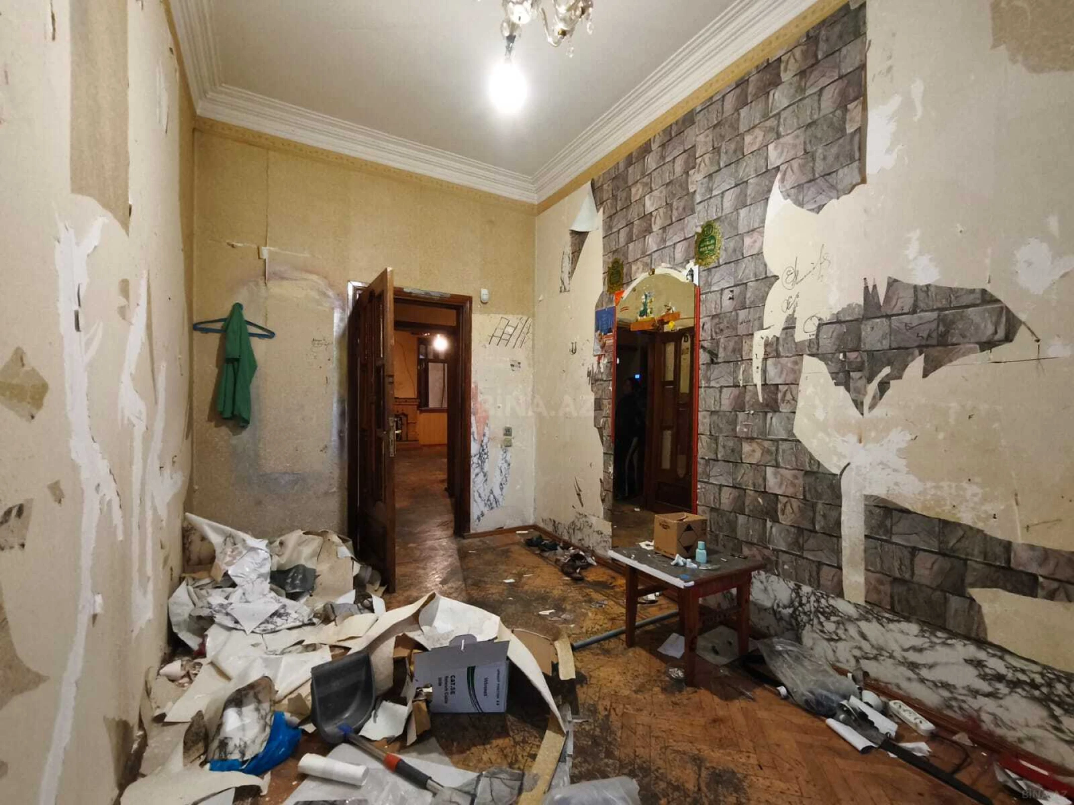 Satılır 3 otaqlı mənzil 140 m²