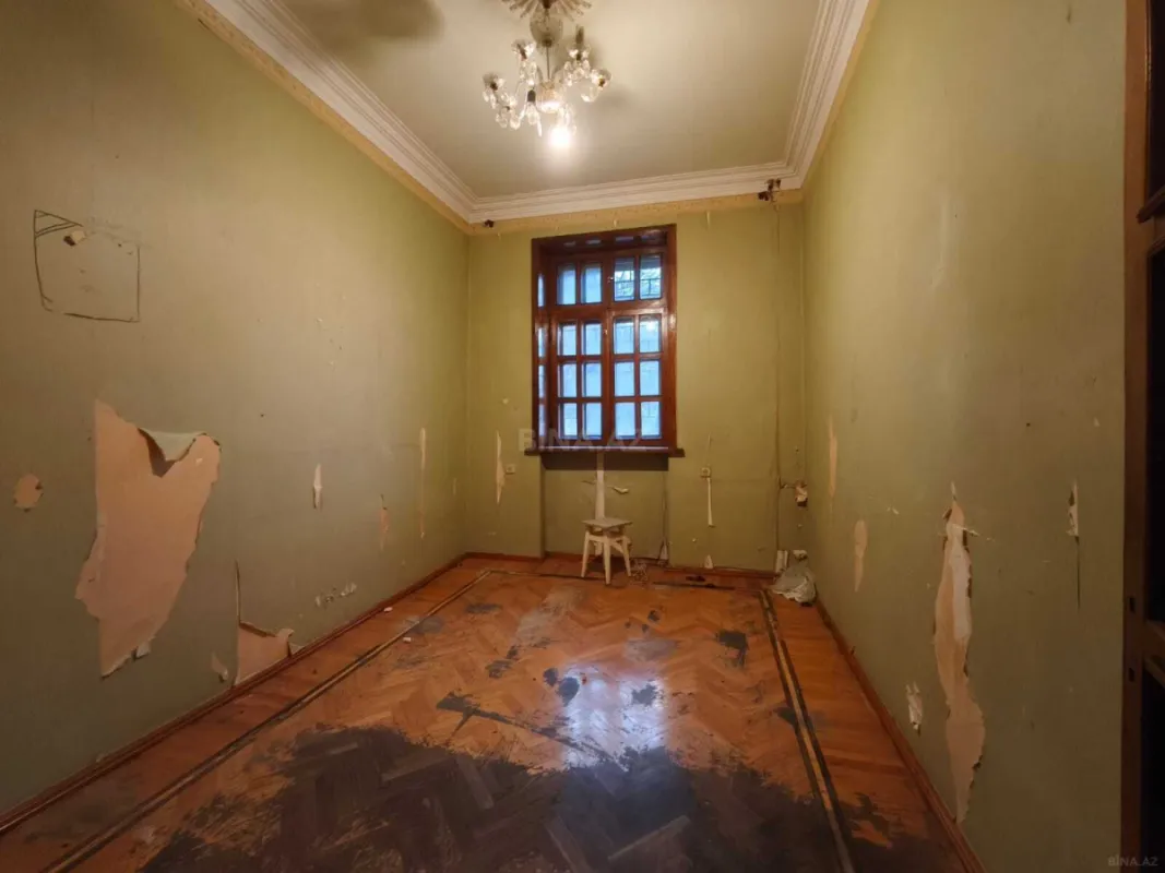 Satılır 3 otaqlı mənzil 140 m²