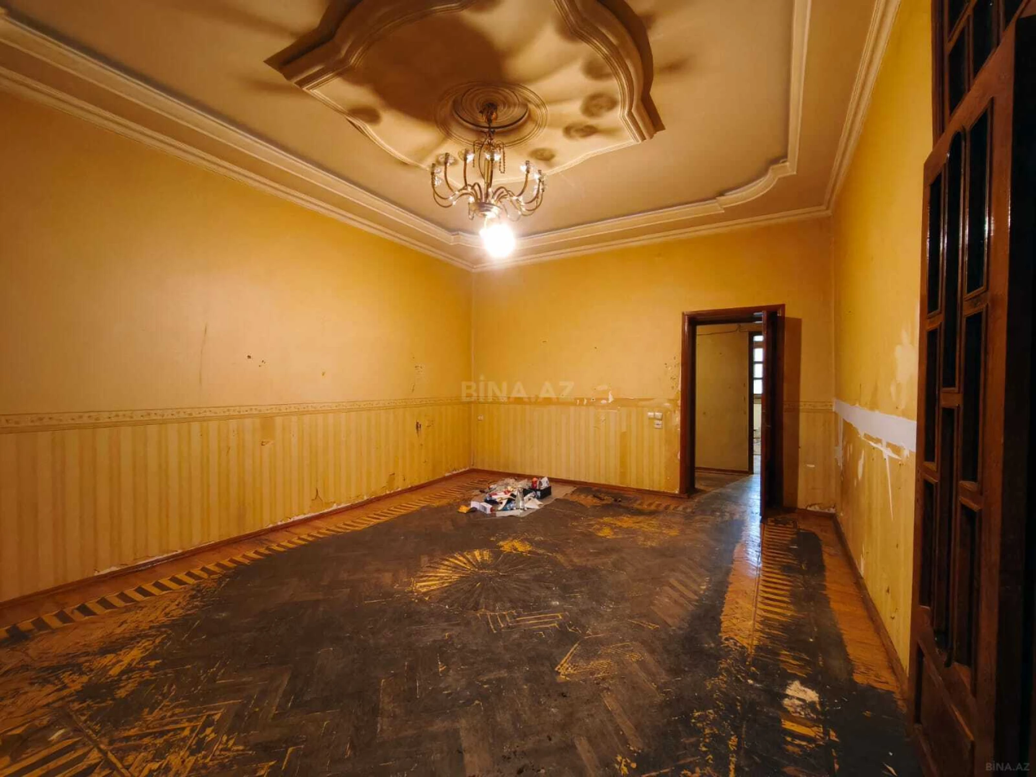 Satılır 3 otaqlı mənzil 140 m²